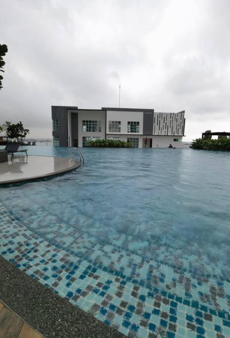 A1403 Jb City Sks Habitat Larkin 2Br 6Pax 100Mbps Netflix!! By Stay Johor Bahru Eksteriør billede