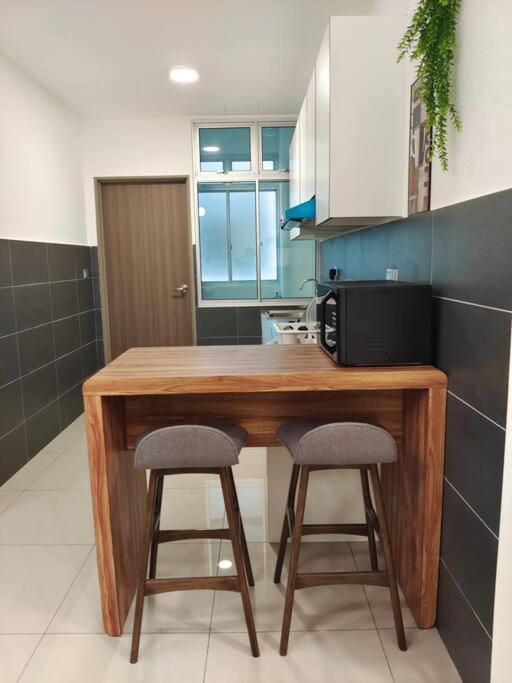 A1403 Jb City Sks Habitat Larkin 2Br 6Pax 100Mbps Netflix!! By Stay Johor Bahru Eksteriør billede